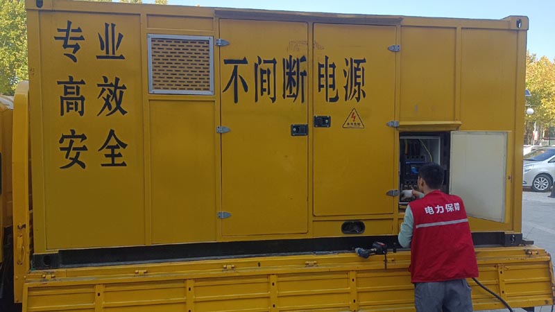 凤阳柴油发电机组和UPS电源配合使用时，如何避免切换过程中的电力中断？