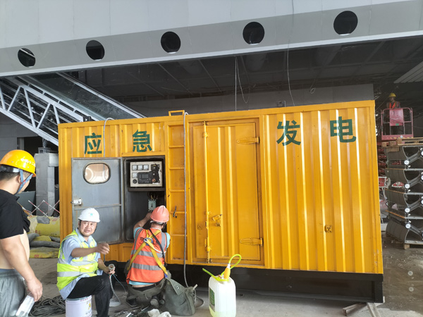 凤阳怎样判断空气滤清器是否需要更换？